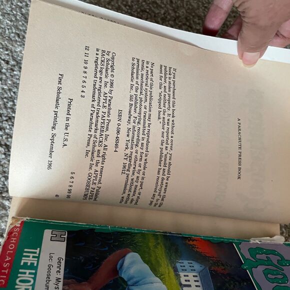 (Lot of 4) R. L. Stine Goosebumps Books 1st Editions: 9,10,33,35 - Picture 6 of 12